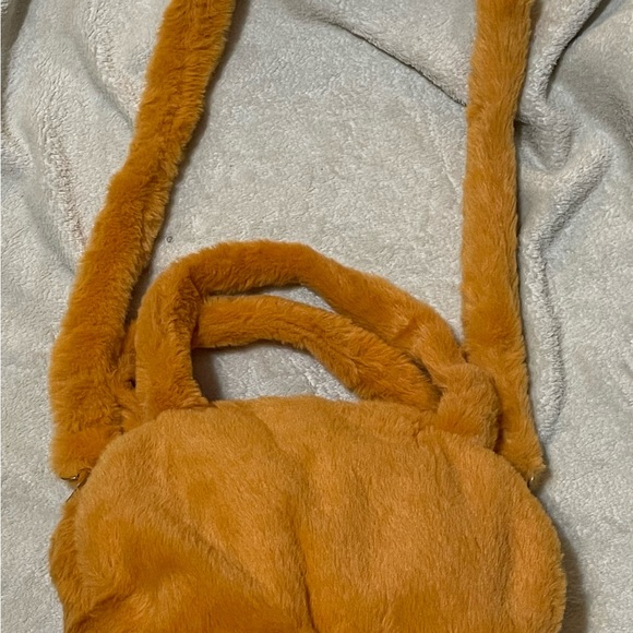 Tigger head soft cross body purse with handles too - Picture 2 of 4